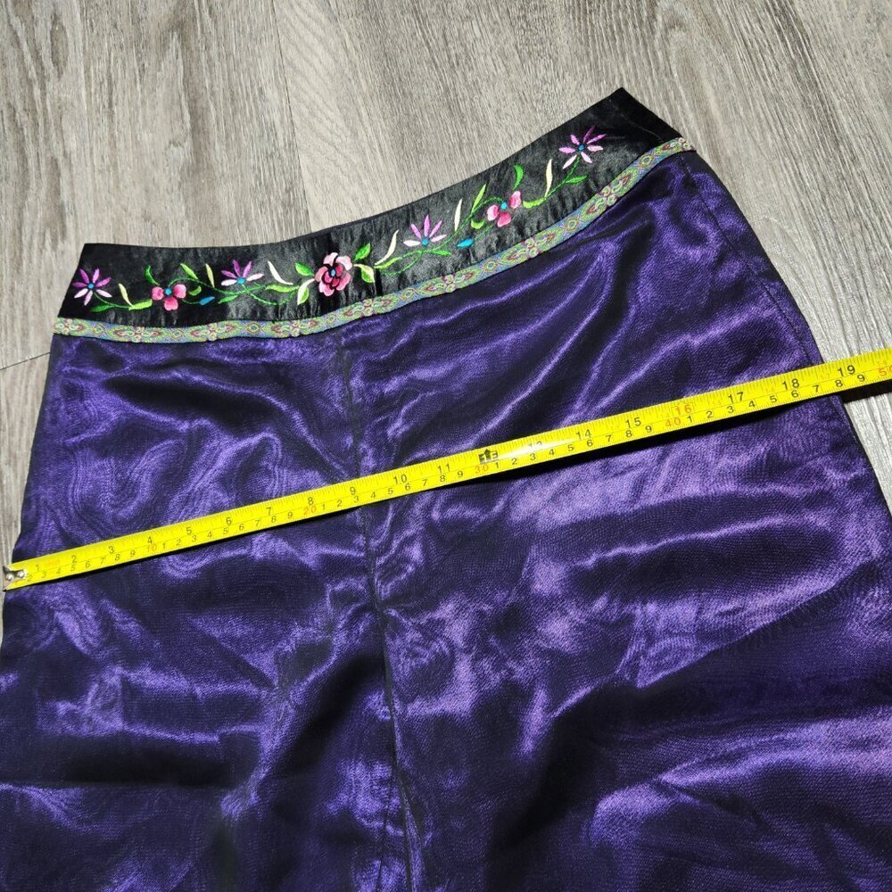 Gorgeous vintage 90s purple satin & black mesh flared pants with embroideries - Picture 11 of 14